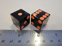 Dice : d6 19mm precision black orange